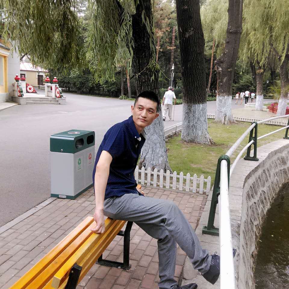 王世皇的照片