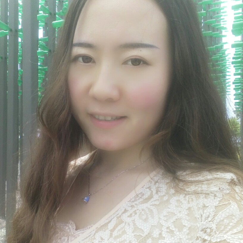 洁净小蝴蝶的照片