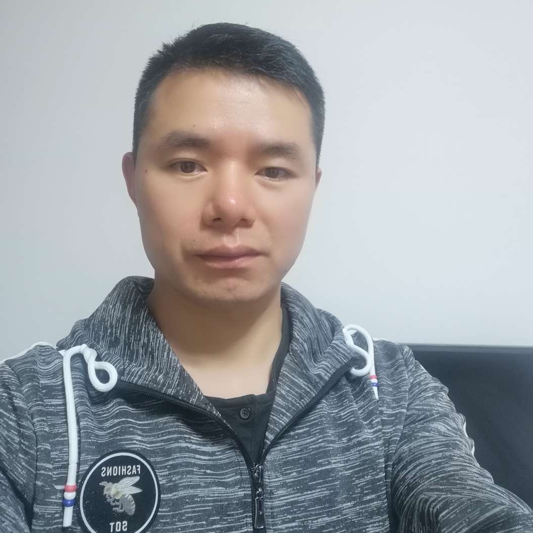 魁梧就路人的照片