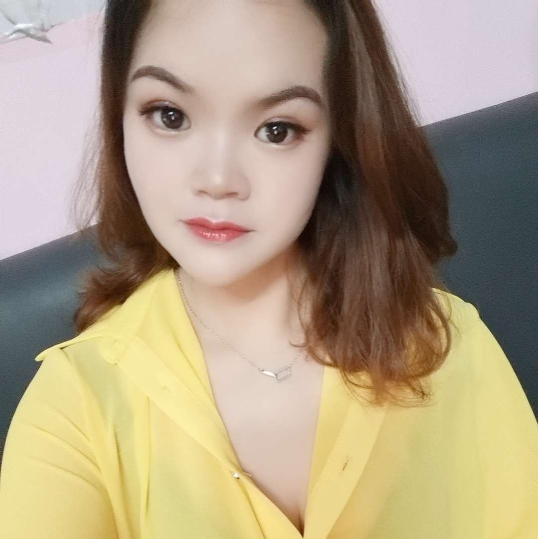 文静给蜜蜂的照片