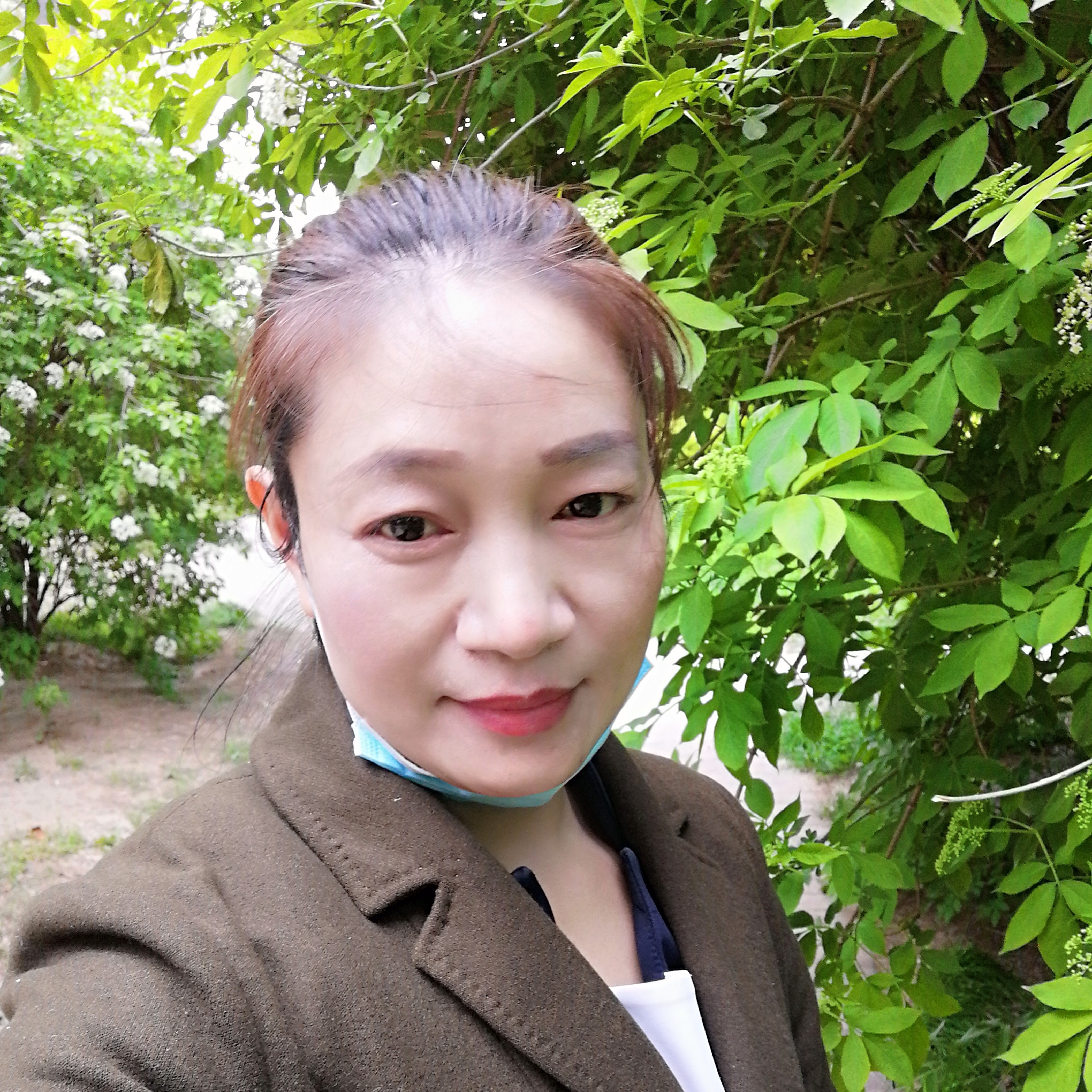 文艺浅吻白云的照片