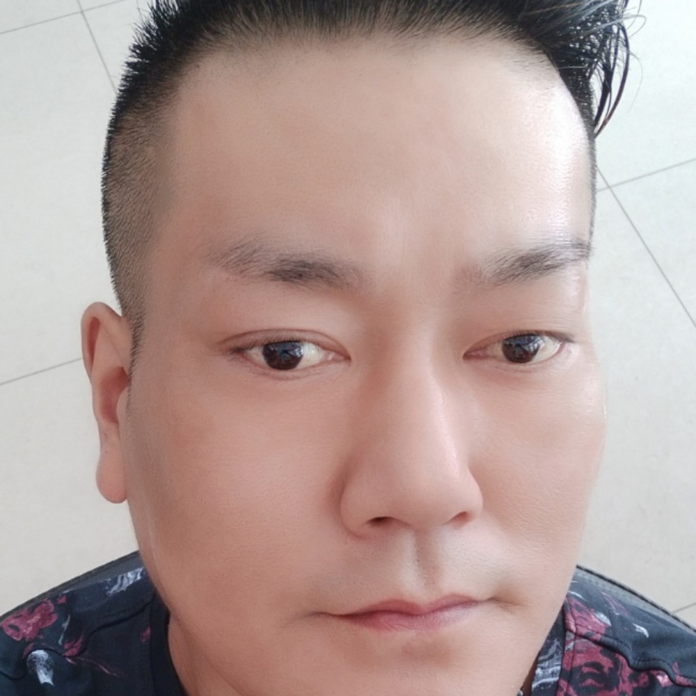 跳跃停止帽子的照片