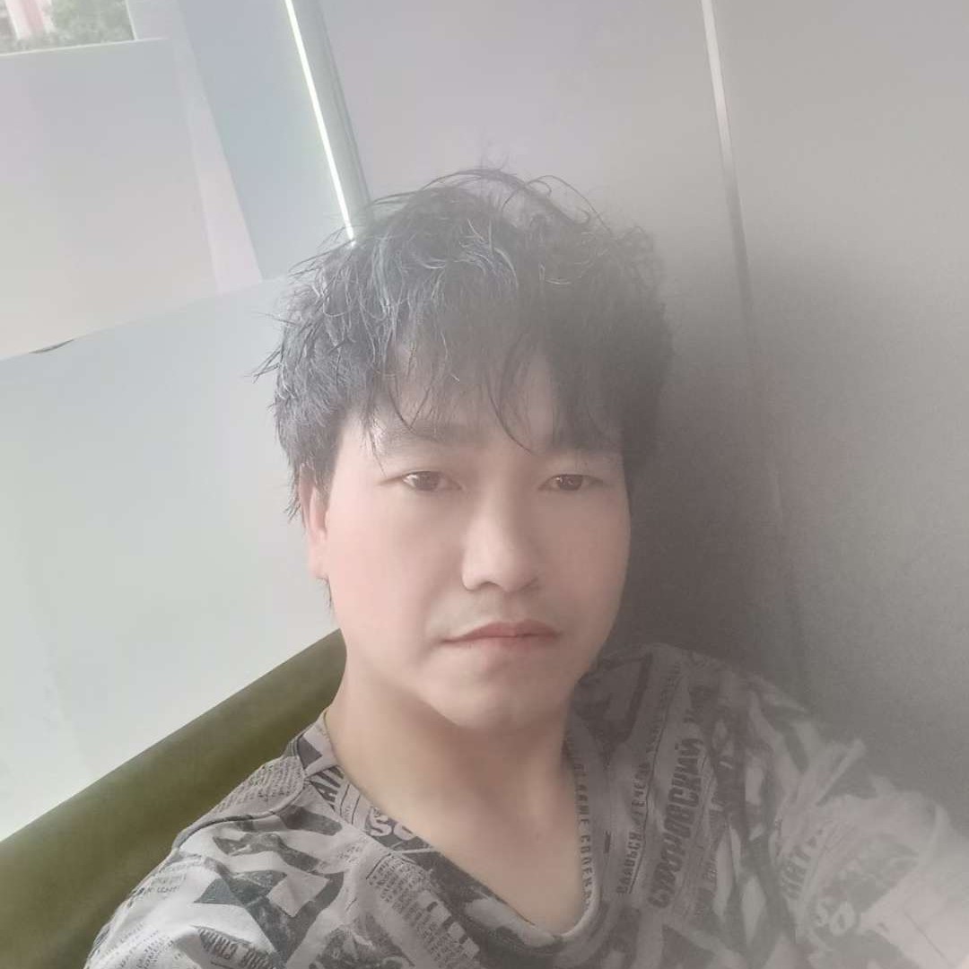 大雨滂沱的照片