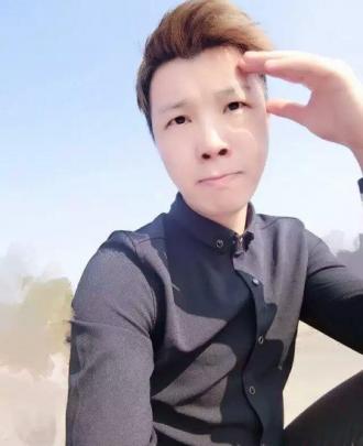 罗佳