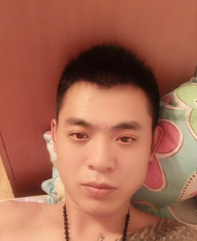 红 尘的照片