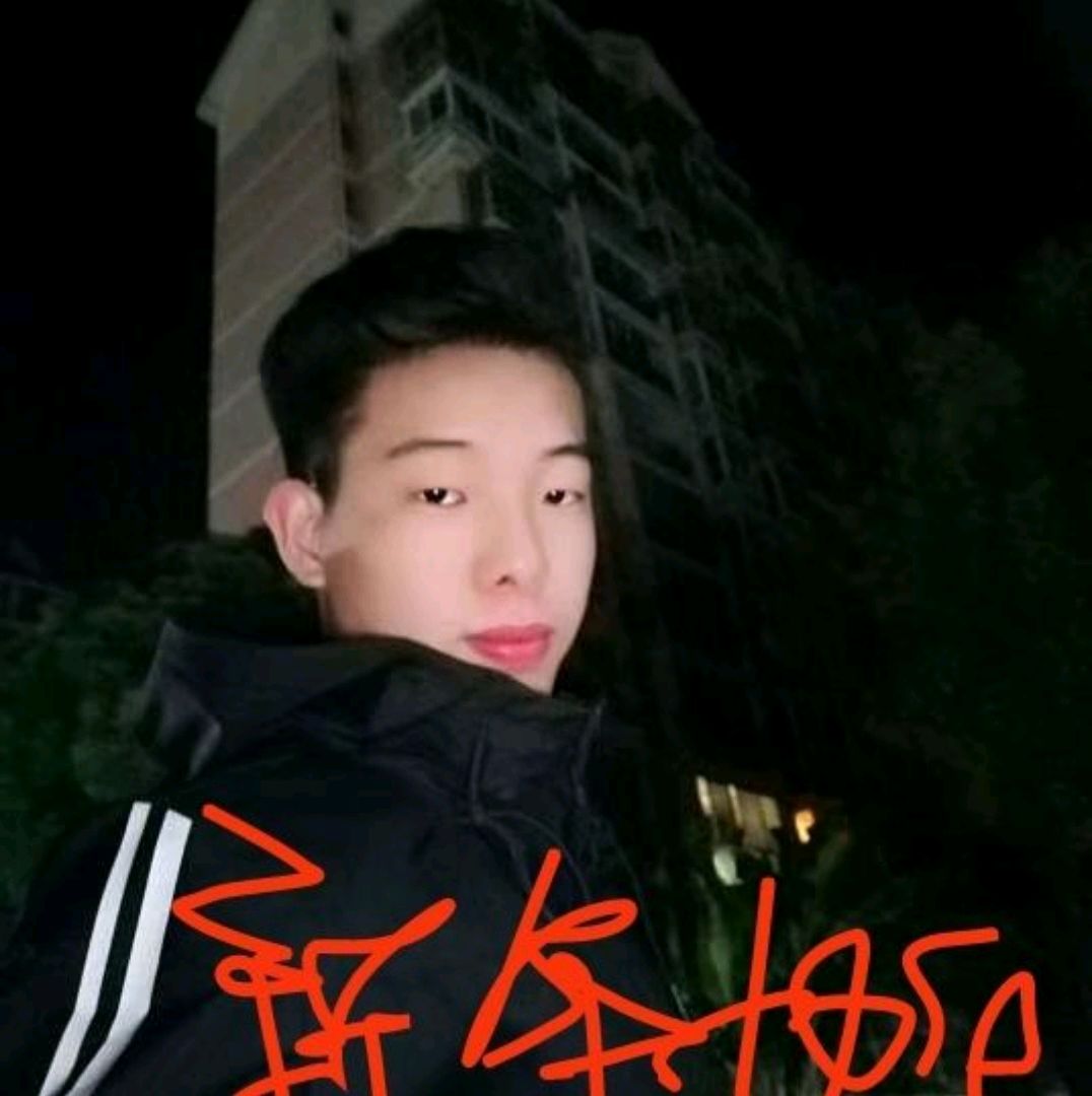 俏皮回眸火车的照片