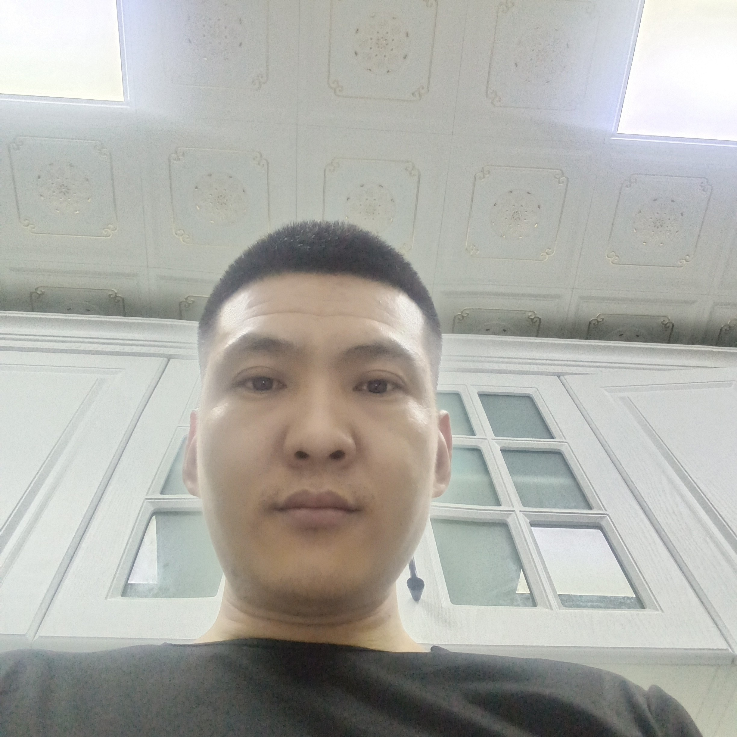 感性凝眸冷风的照片