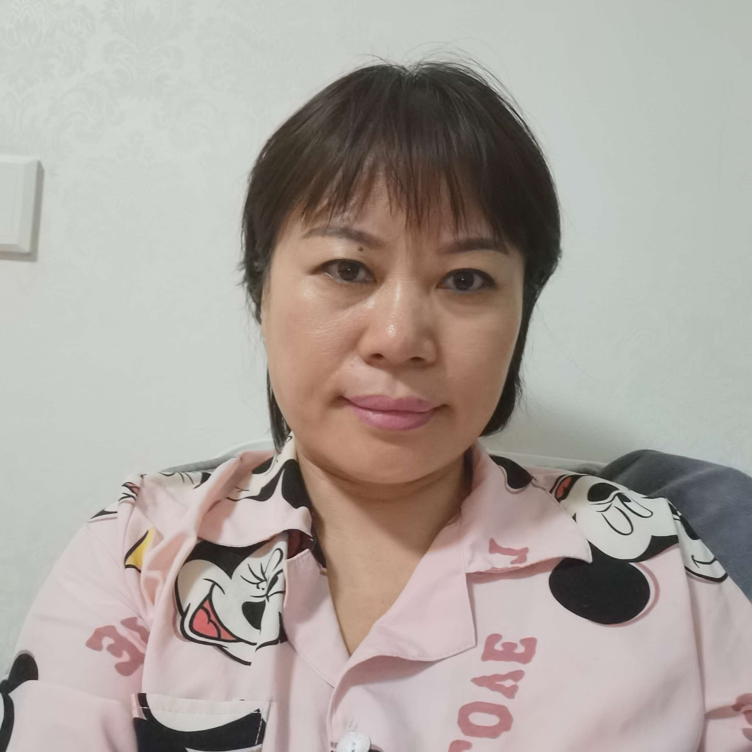 含蓄拿离歌的照片