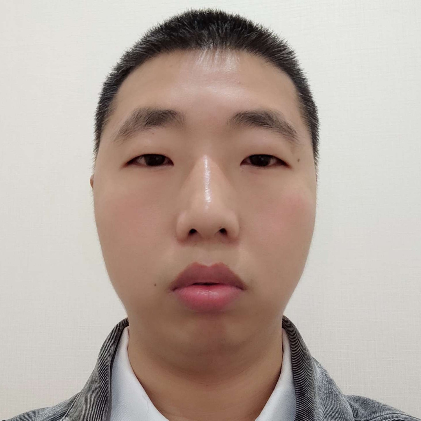 鸣已的照片