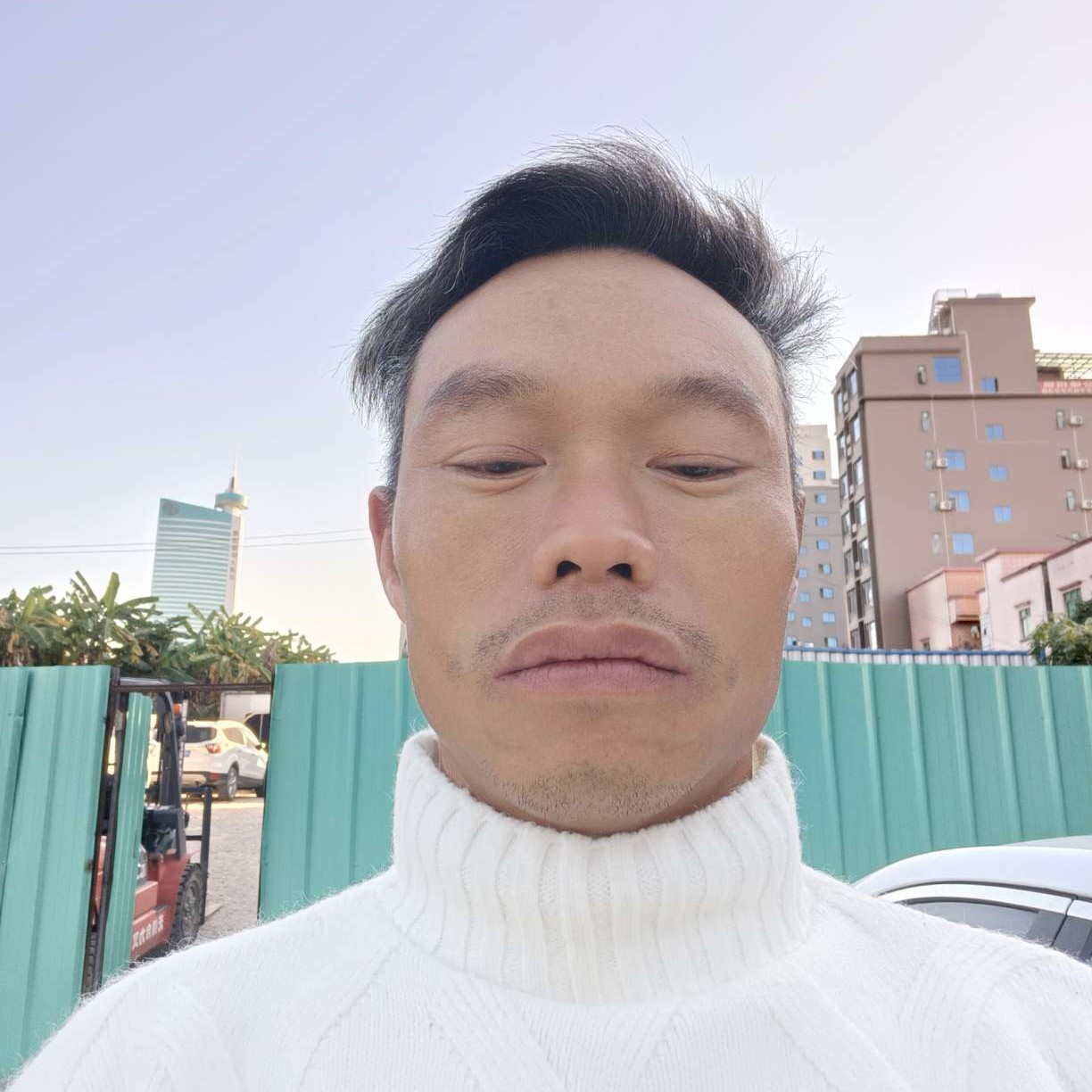 楼房的冷艳的照片