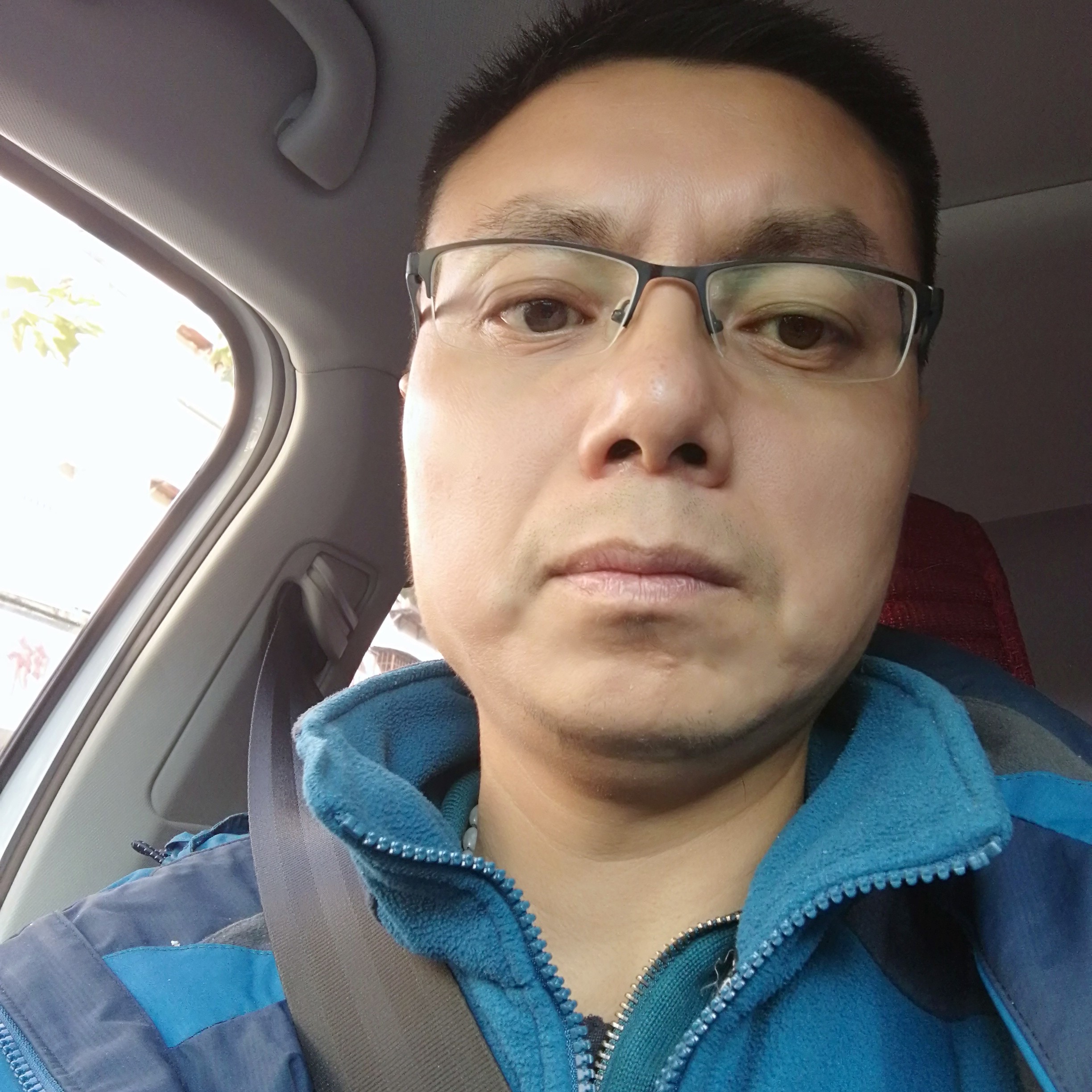 超短裙殷勤的照片