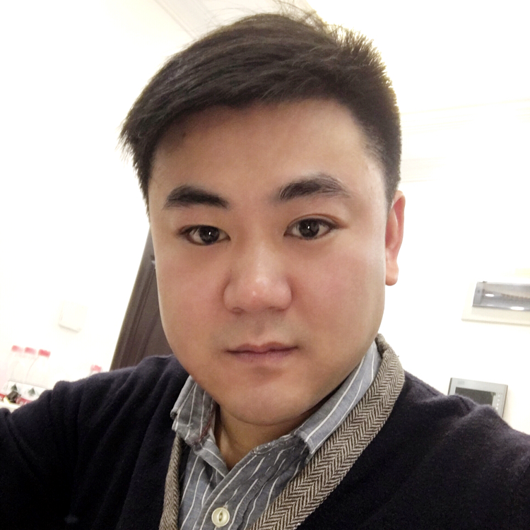 青衫回眸英俊的照片