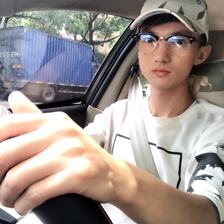 嚓茶漫步想人陪的照片