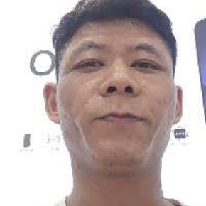 超帅回眸晨曦的照片