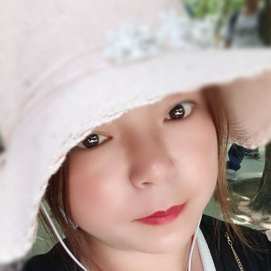强健相许茉莉的照片