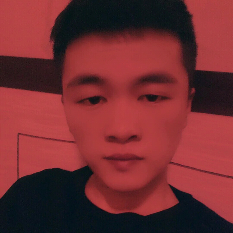 不安挽手情动的照片