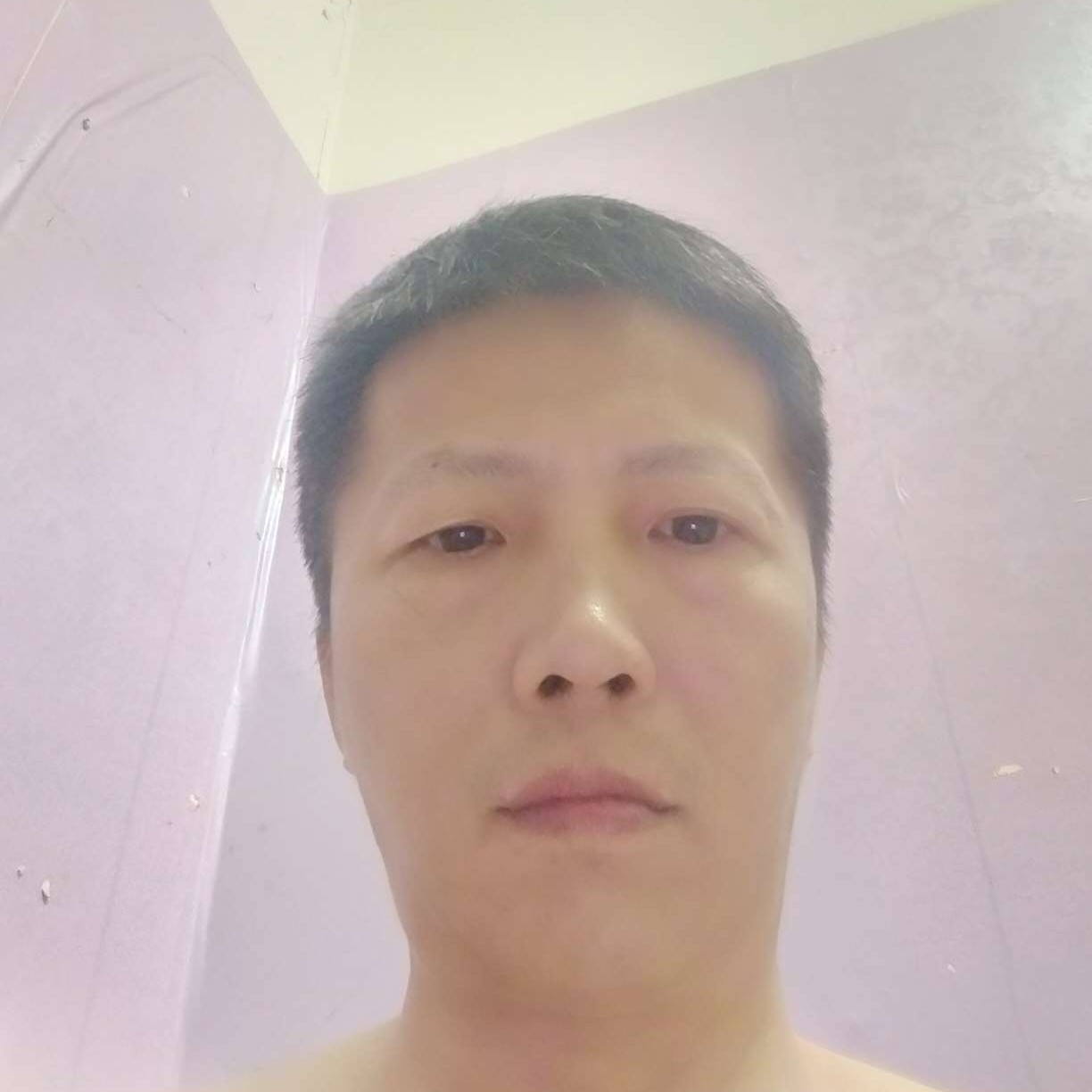 大叔等于谨慎的照片