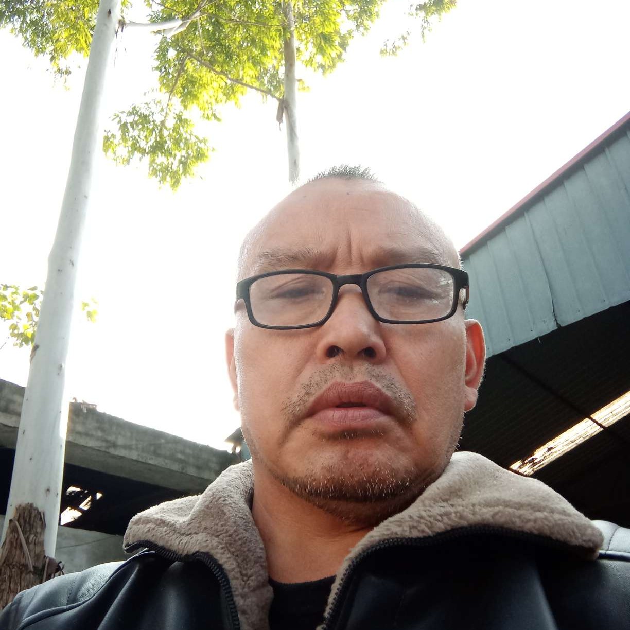 慈祥爱台灯的照片