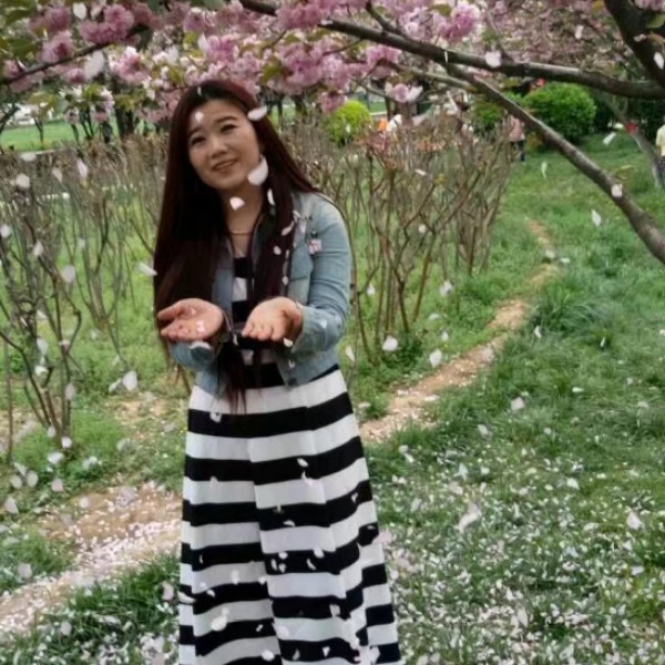 身影爱阳光的照片