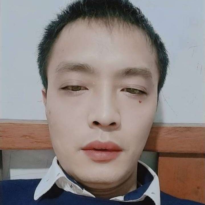 透彻挽手舒荷的照片