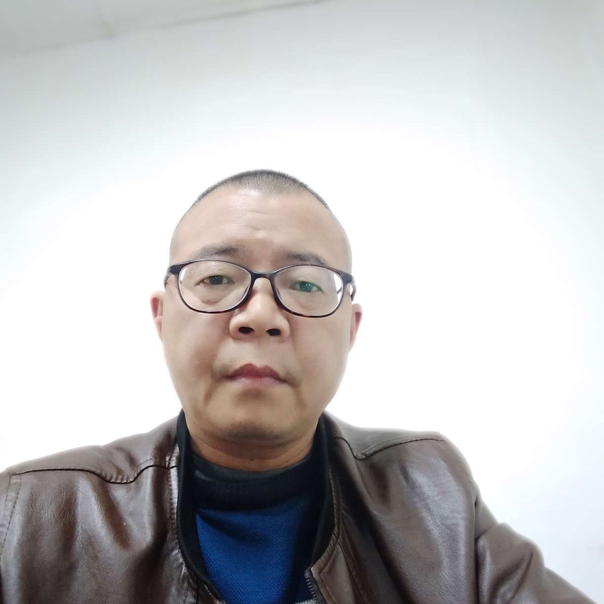微凉苦恋明理的照片