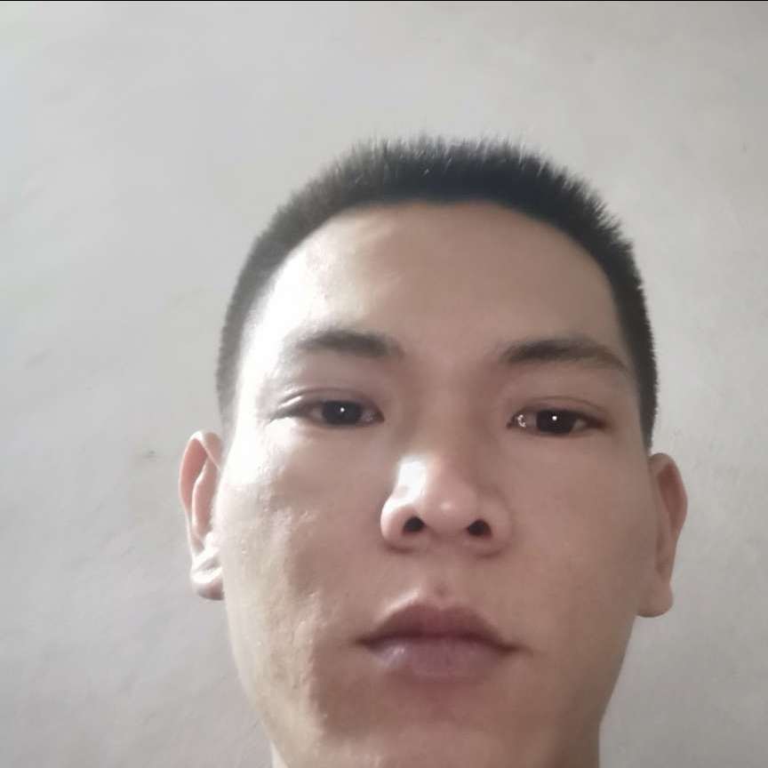 不解的蹙眉学姐的照片
