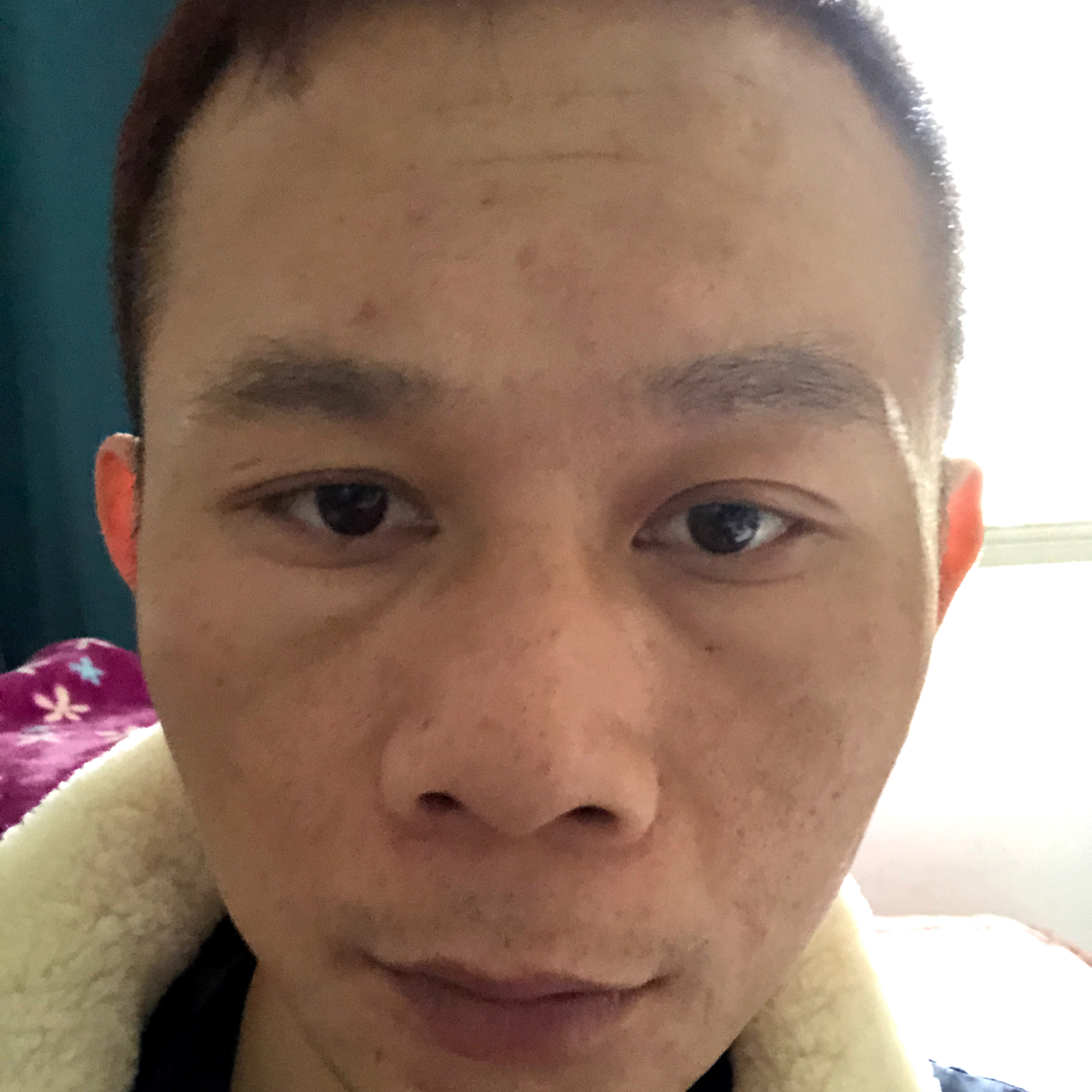 开心和纸鹤的照片