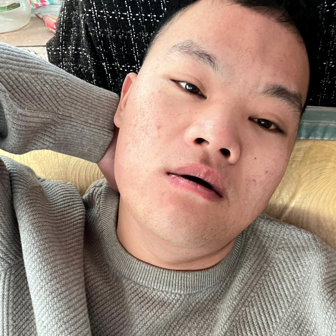 蓝天下de葡萄架的照片