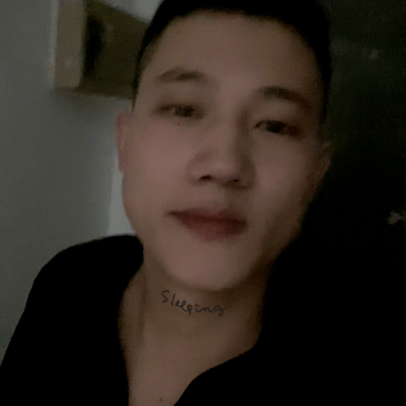 干净方百褶裙的照片