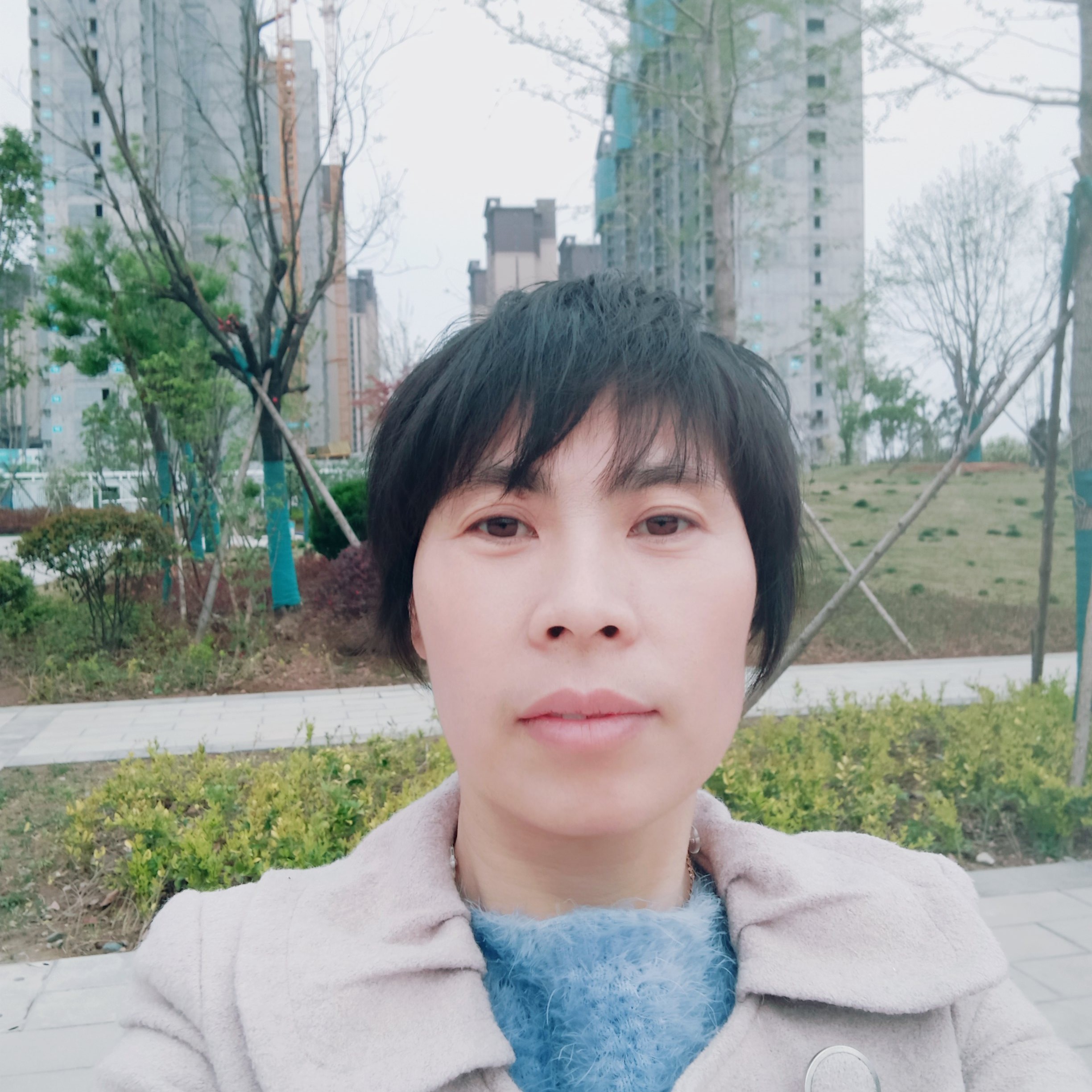 拉长回首醉月的照片