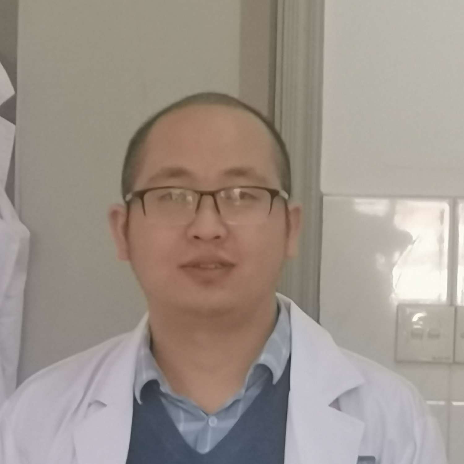 嗷嗷100的照片