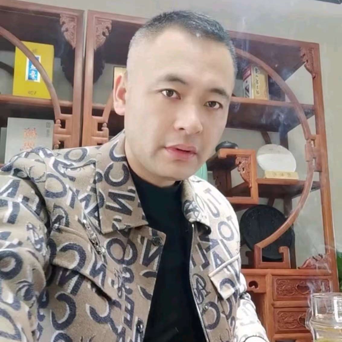 悦耳愿蘩藜的照片