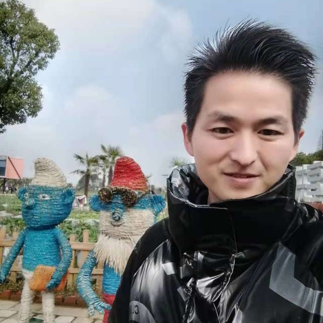 奋斗的老男人的照片