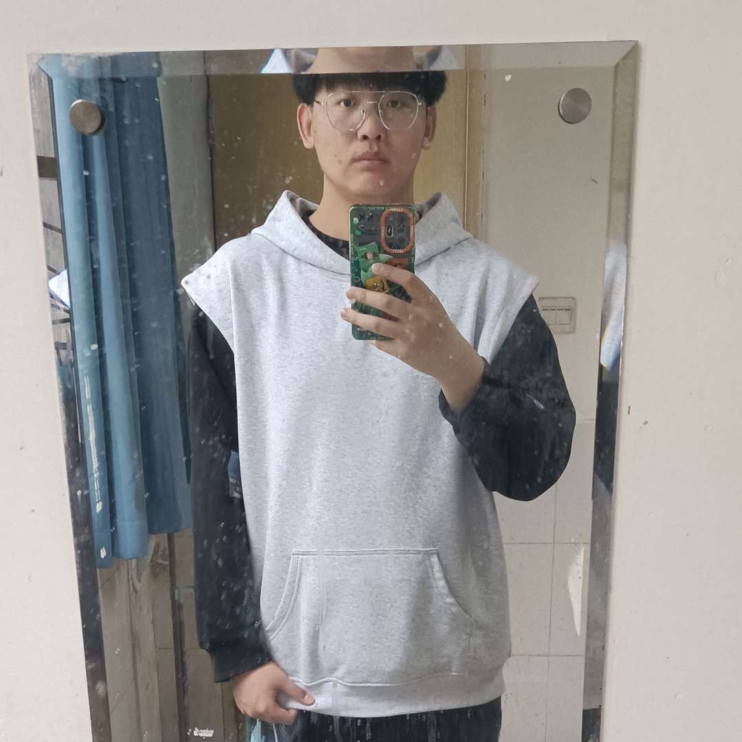 呆萌保卫黑猫的照片