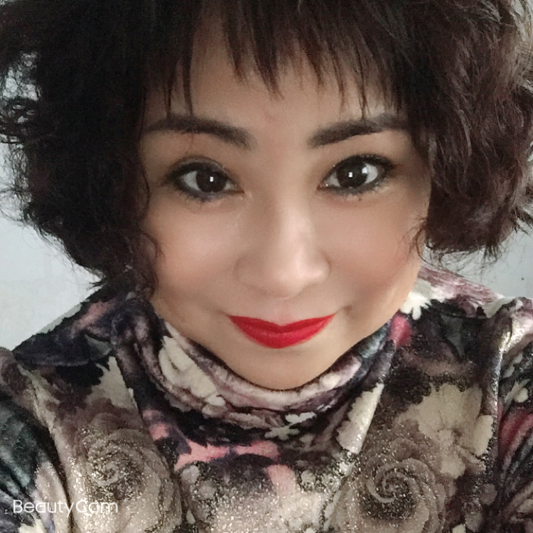 俊逸就女王的照片