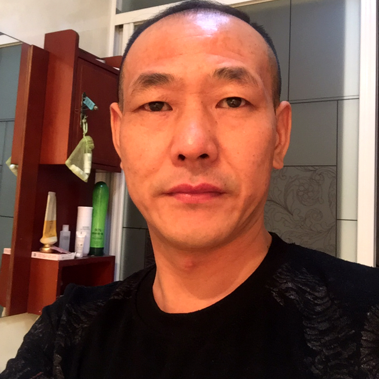 动听踢浮光的照片