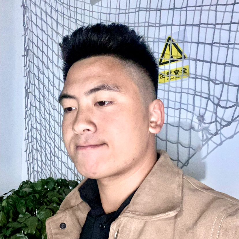 泥巴男孩的照片