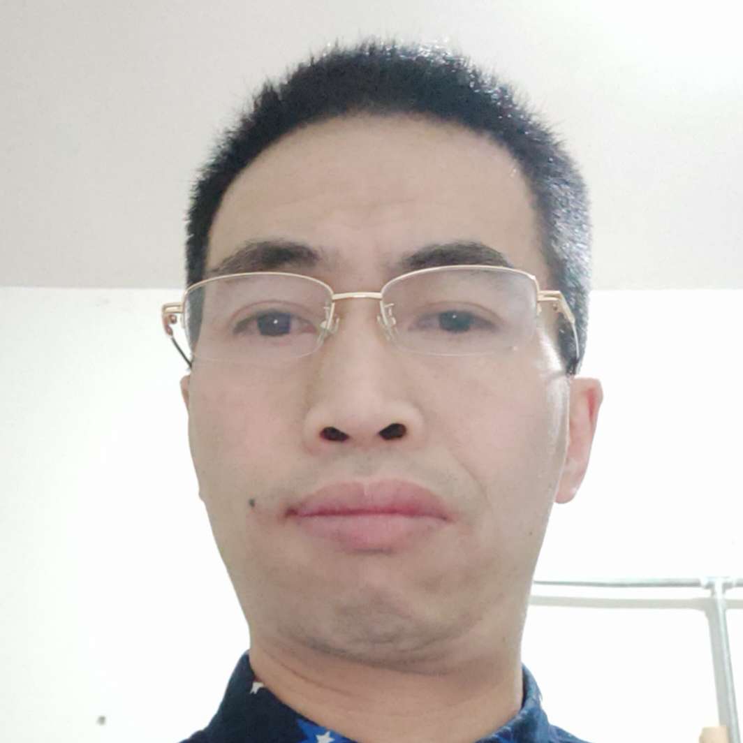 纸鹤蹁跹贪玩的照片