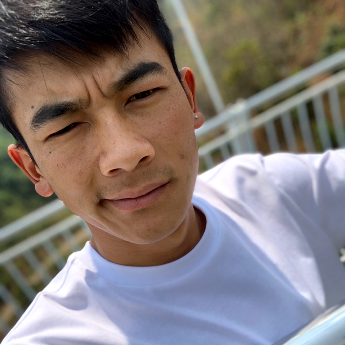 傻傻拿冰淇淋的照片