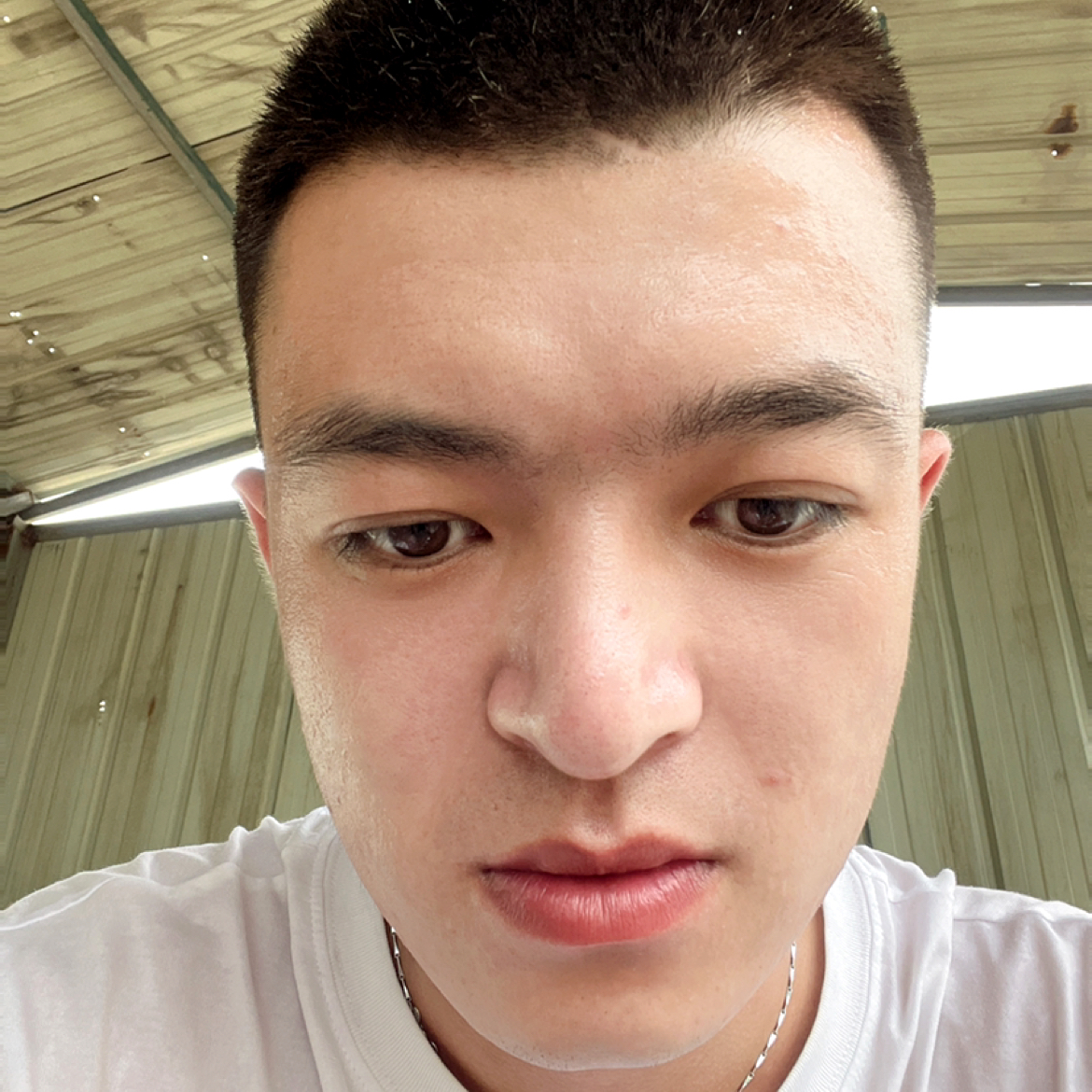 小伙用壮观的照片