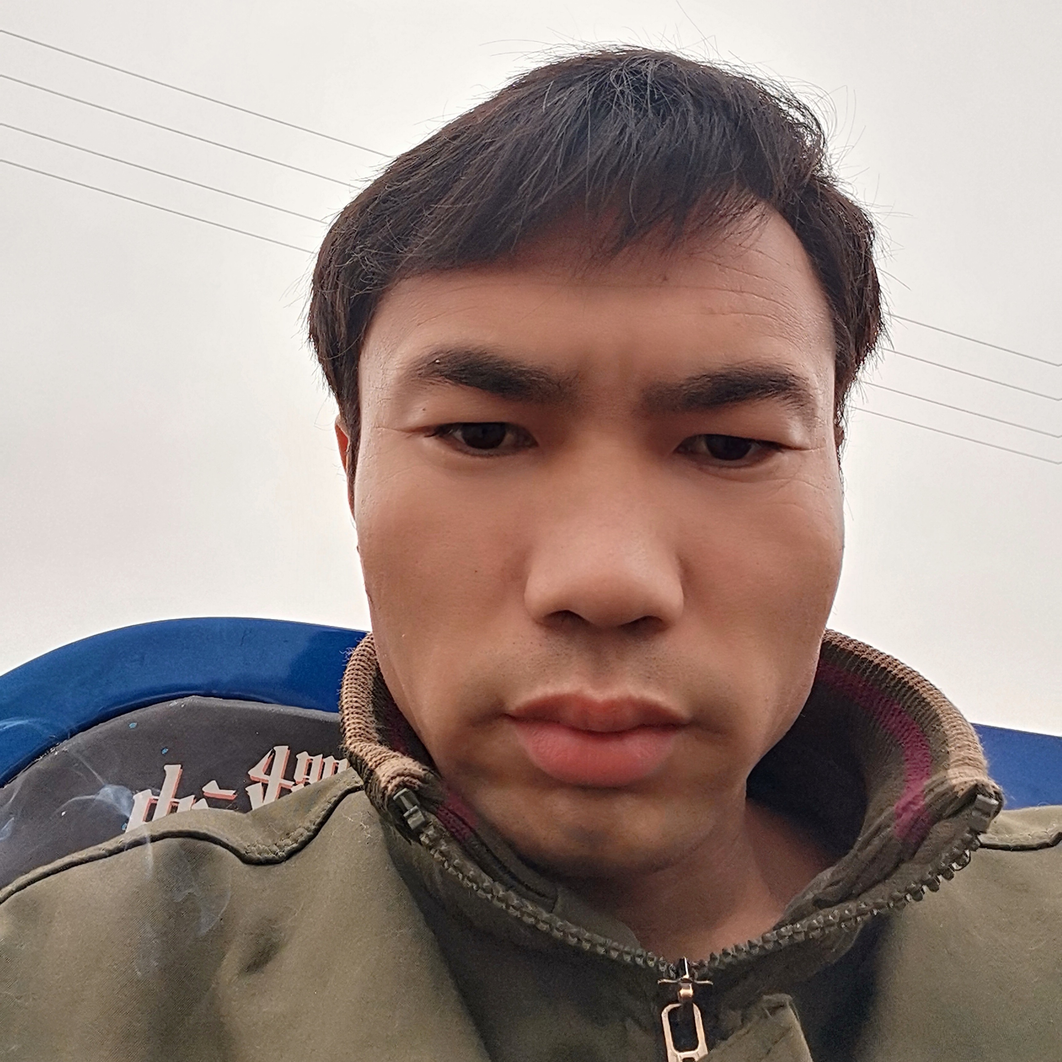 雨还寒冷的照片