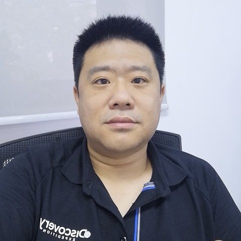 亮马飞奔的照片