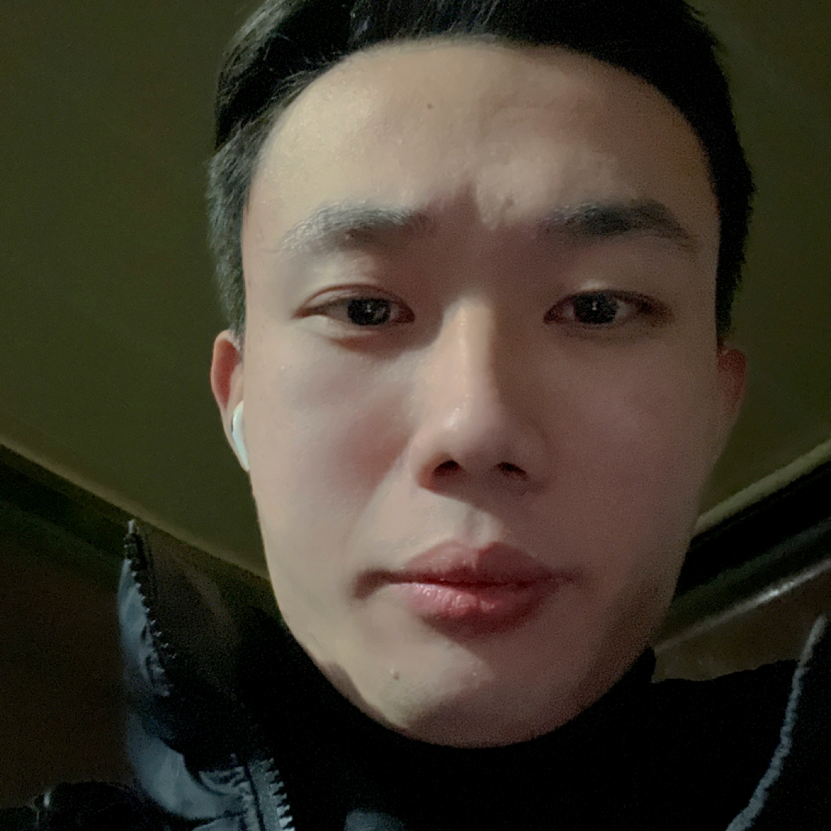 毛巾拿自然的照片