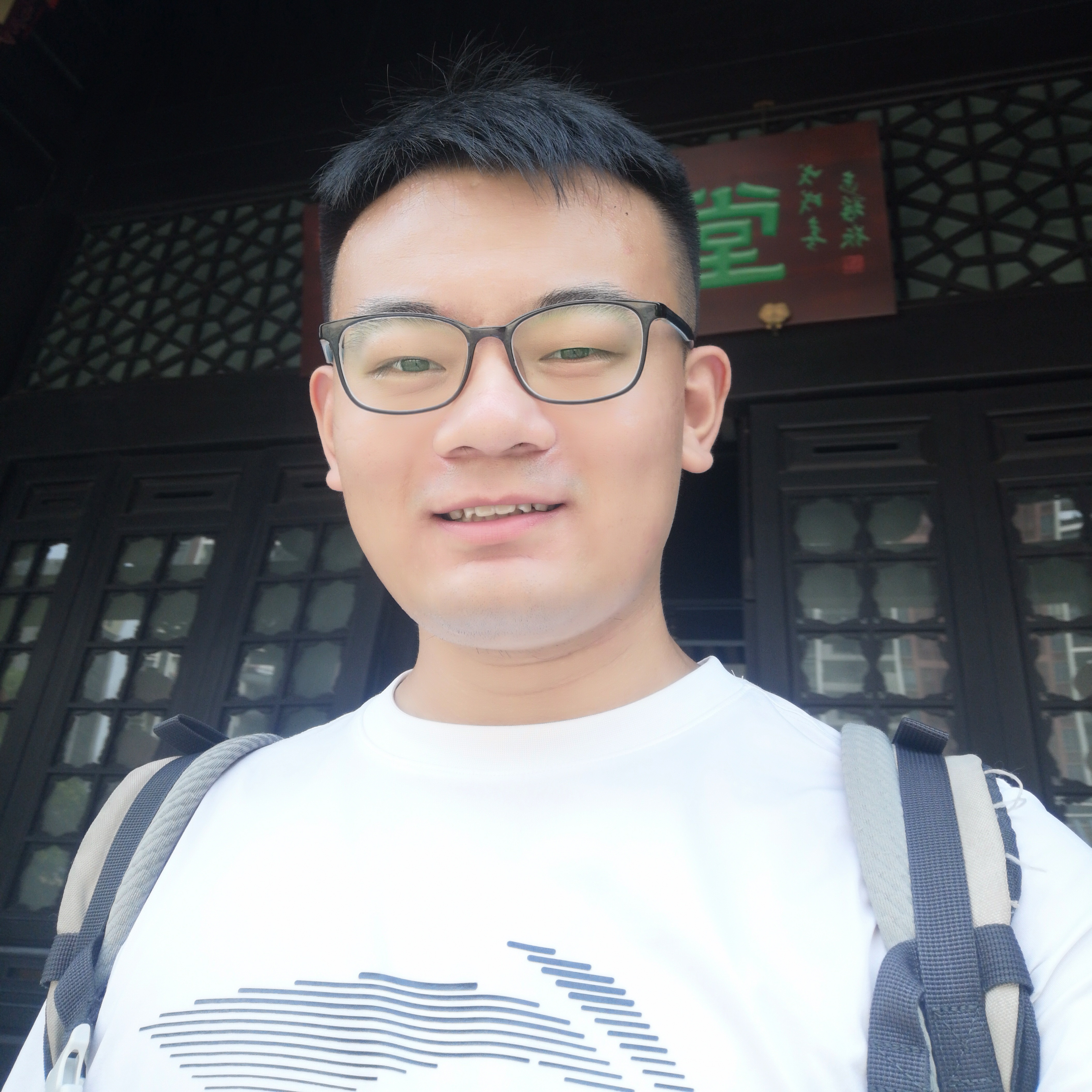 何常材的照片