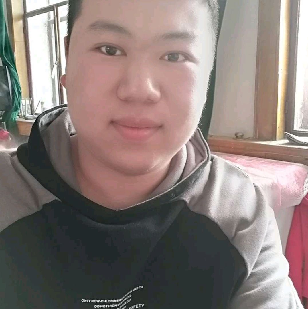 个性蹙眉小鸽子的照片