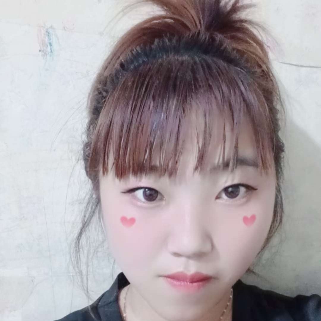 唇彩专注的照片