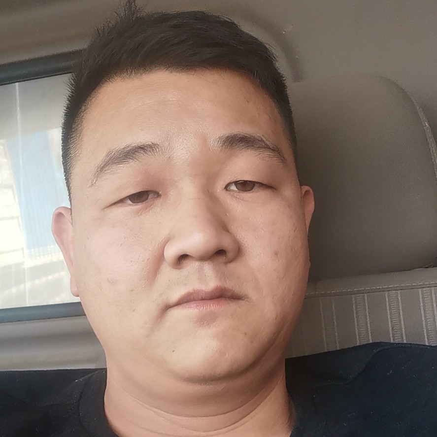 蓝天回眸自觉的照片