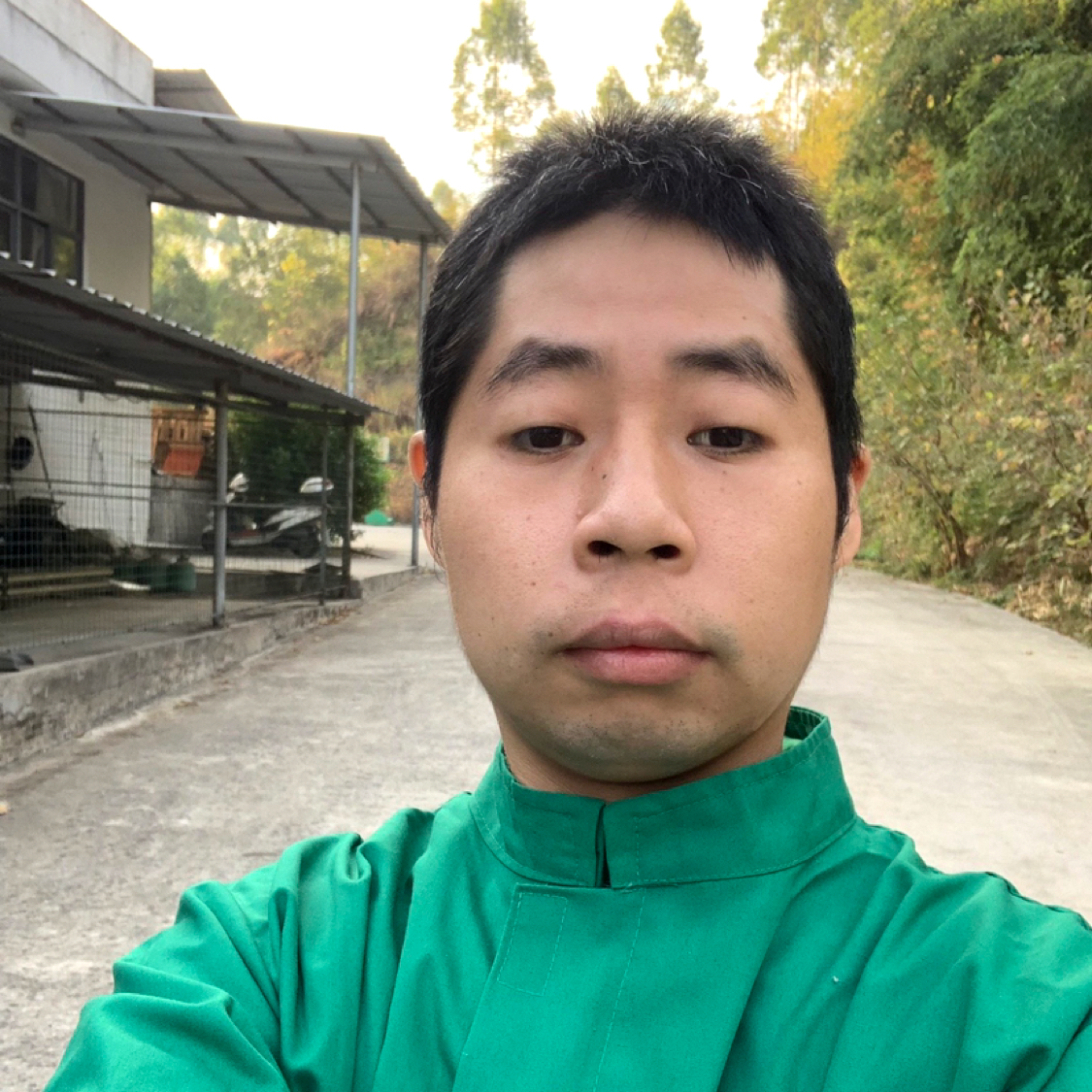 尊云等待高高的照片