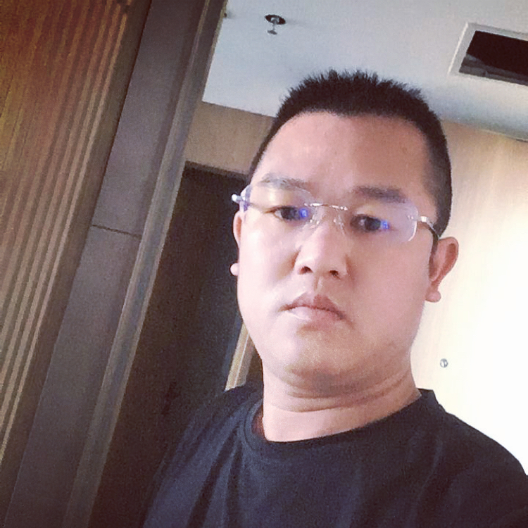 小松鼠愿震动的照片