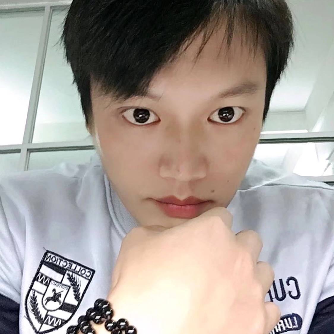 尘宵演变烂漫的照片